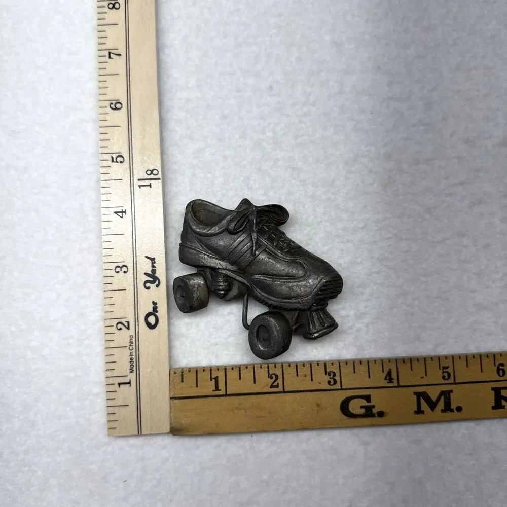 Indiana Metal Craft 1979 Y93 Roller Skate Belt Buckle Vintage 70s Roller Disco